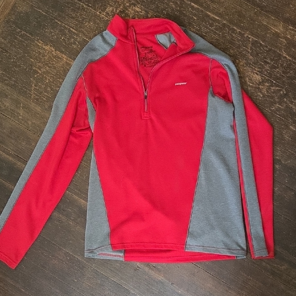 Patagonia Red and Gray Midweight Pullover